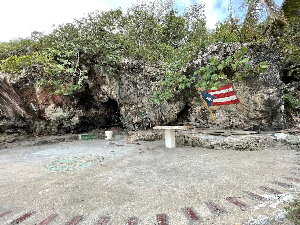 Peñón Brusi in Camuy, Puerto Rico - scenic beach view