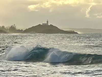 Poza de los Pájaros in Arecibo, Puerto Rico - family-friendly beach