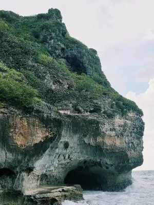 Cueva de las Golondrinas Cove