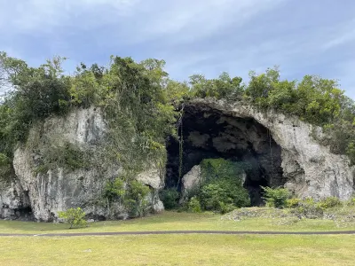 Cueva María de la Cruz Shore