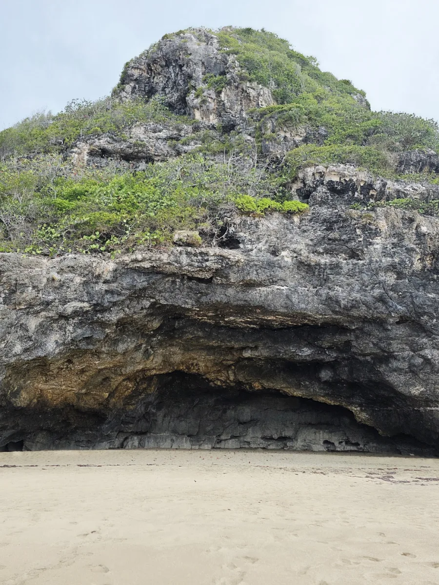 Poza El Pastillo (inner pool) in Isabela, Puerto Rico - scenic beach view